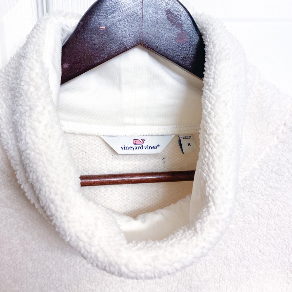 nwot Vineyard Vines sherpa pullover - Picture 3 of 8